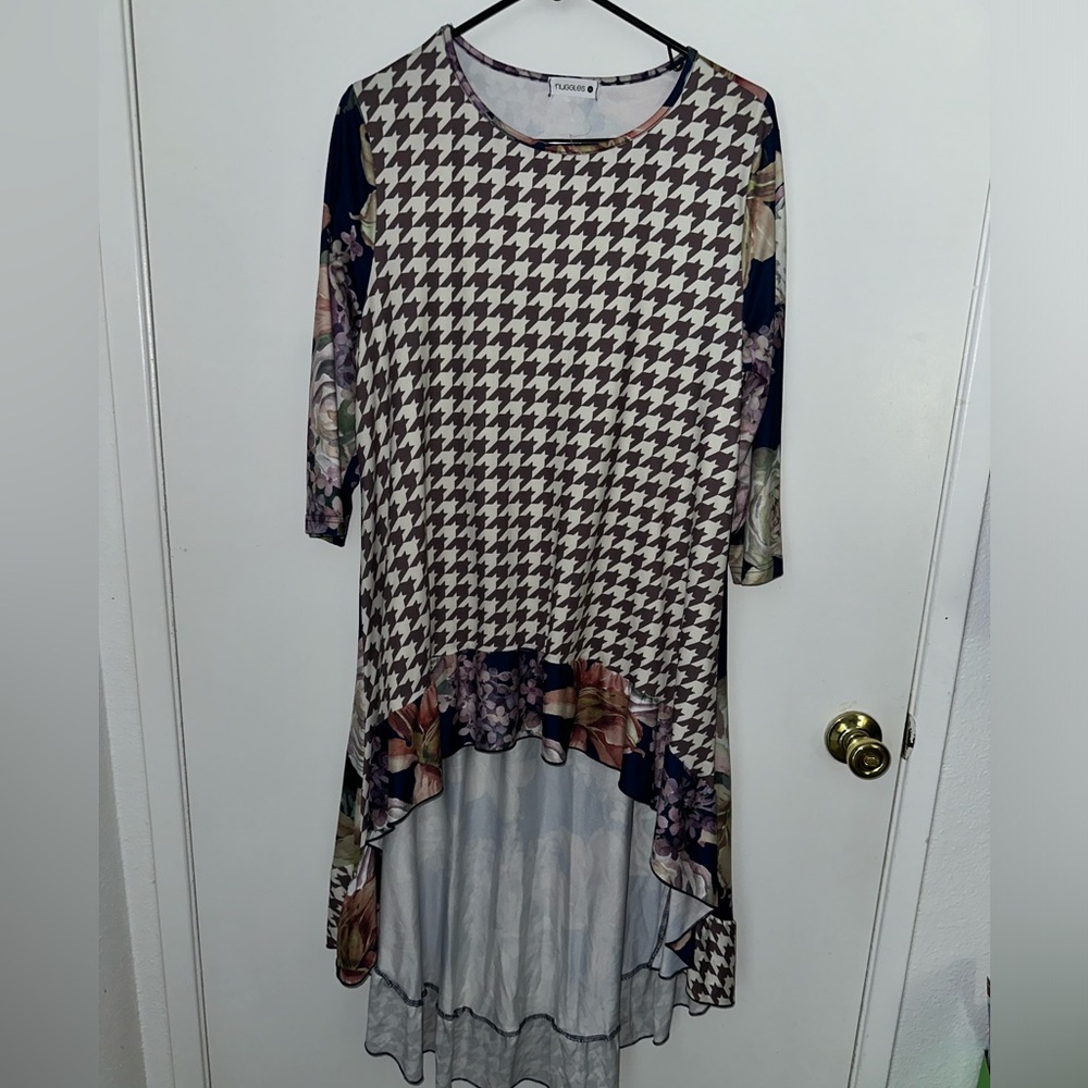 Nuggles wedding tale top